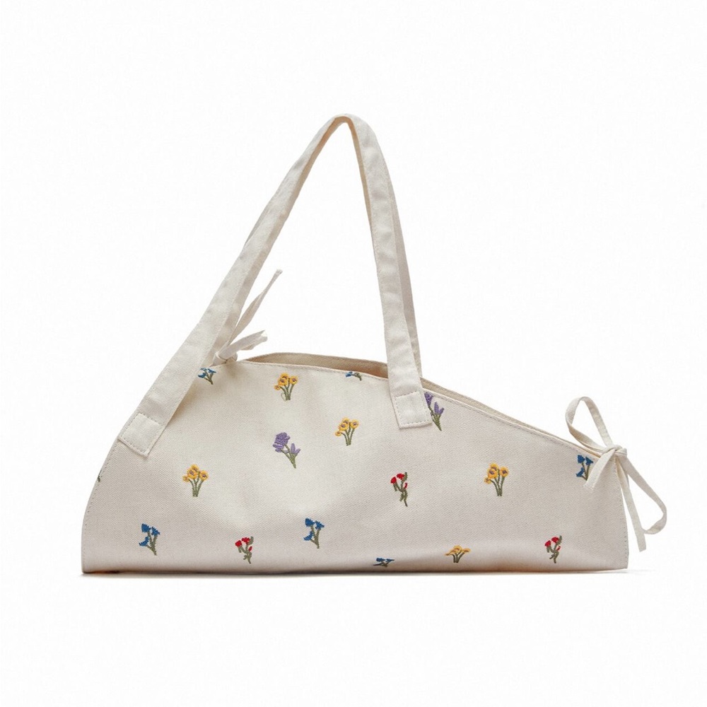 ZARA Embroidered Fresh Cut Flowers / Bouquet Tote Bag - NWT